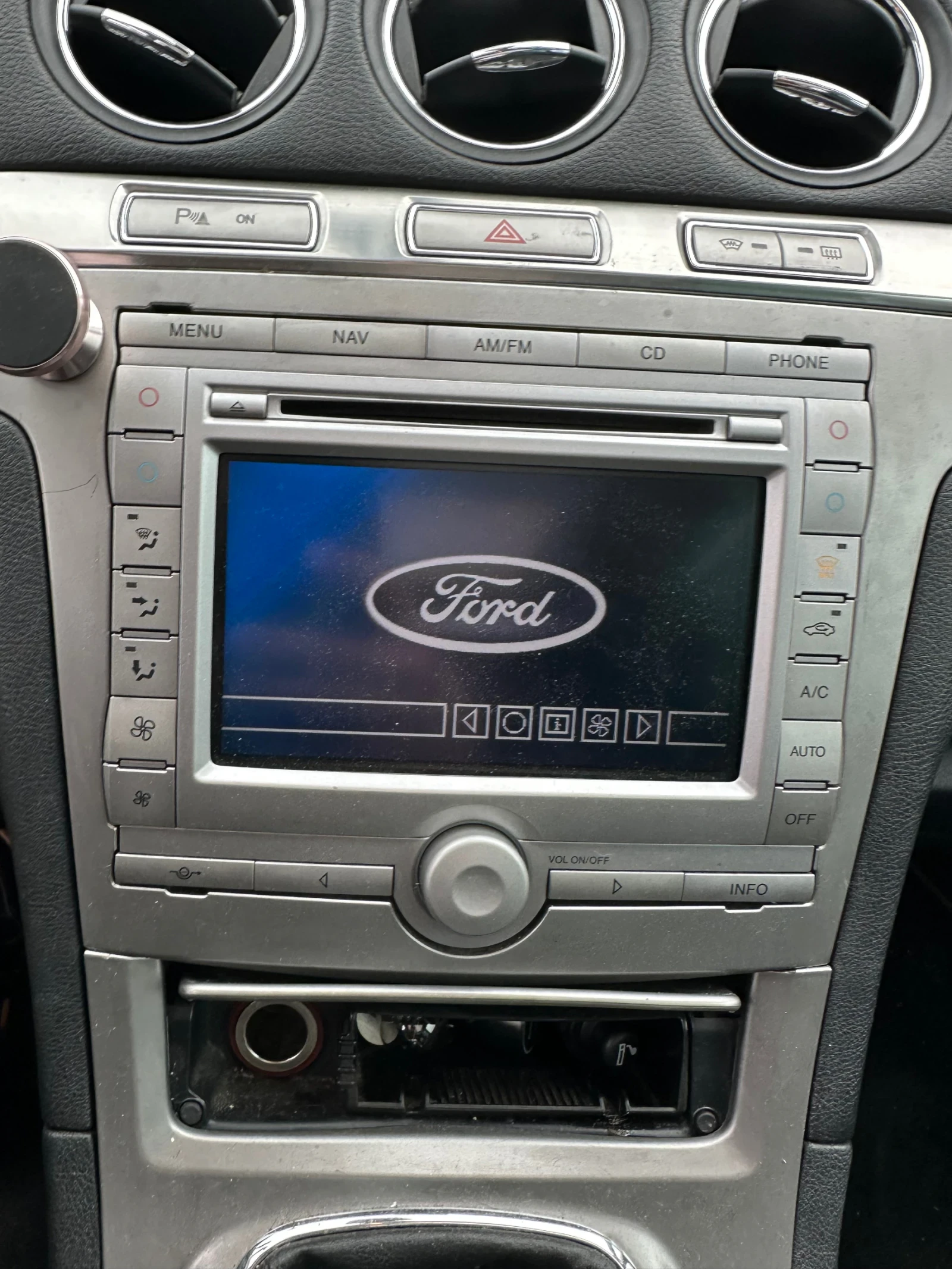 Ford S-Max 2.0tdci, снимка 14 - Автомобили и джипове - 54804112