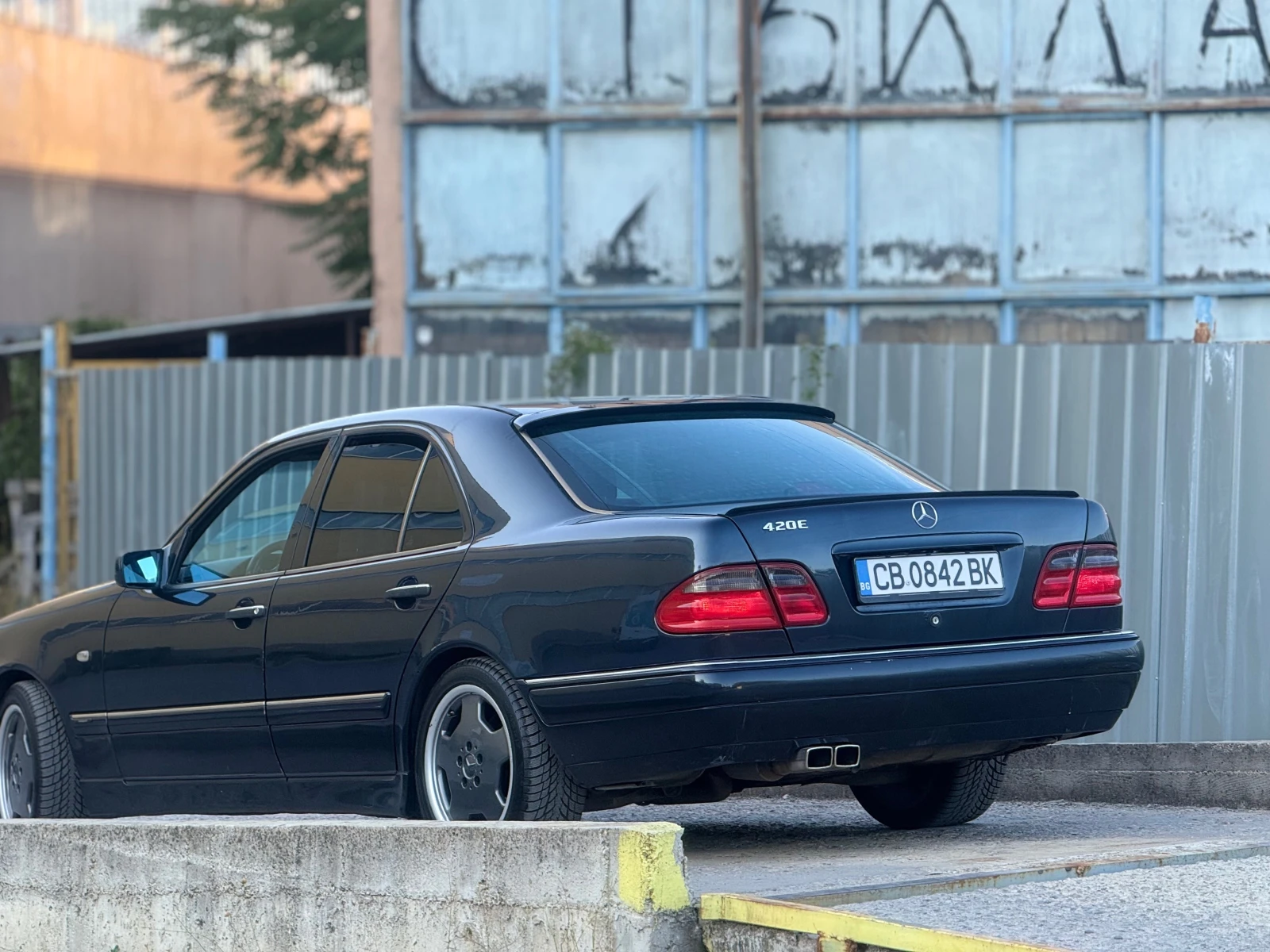 Mercedes-Benz E 420 4.2 Газ.Инж, снимка 2 - Автомобили и джипове - 55590194