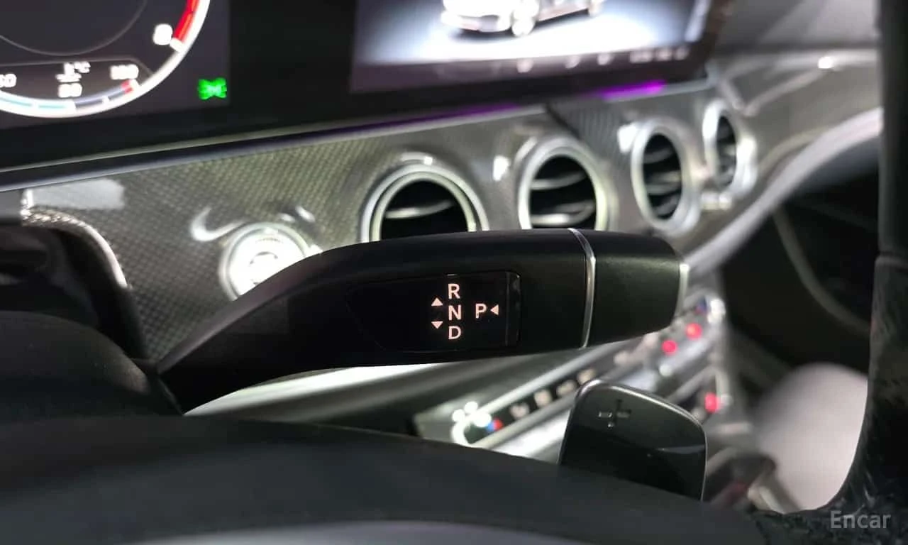 Mercedes-Benz E 300 КРАЙНА ЦЕНА ДО БЪЛГАРИЯ * АВТОКРЕДИТ, снимка 9 - Автомобили и джипове - 55571526