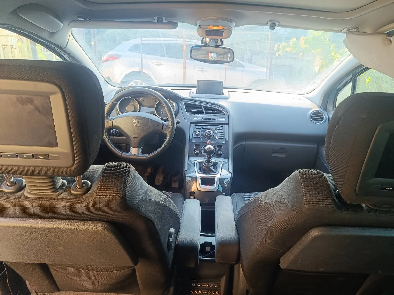 Peugeot 5008, снимка 9 - Автомобили и джипове - 56151771