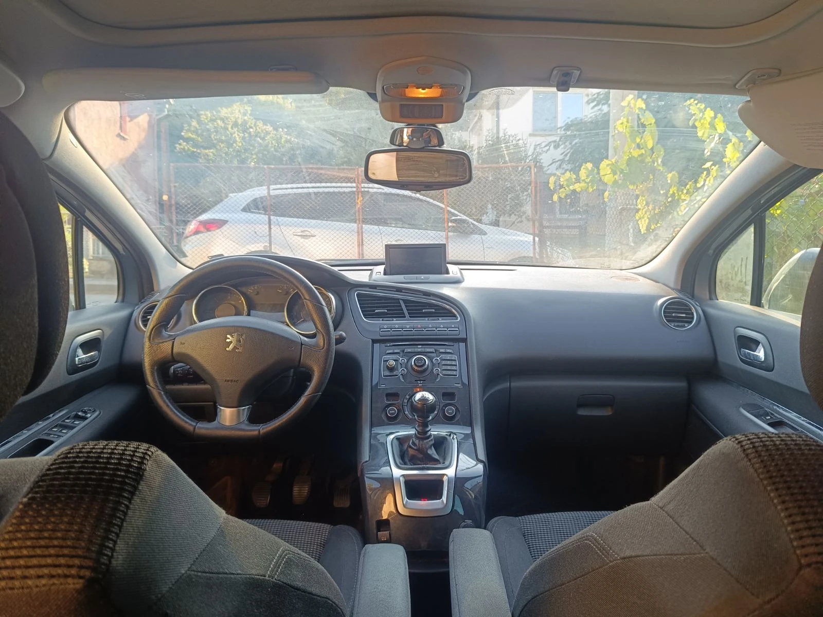 Peugeot 5008, снимка 10 - Автомобили и джипове - 56151771