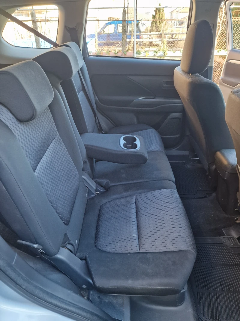 Mitsubishi Outlander, снимка 5 - Автомобили и джипове - 52625312