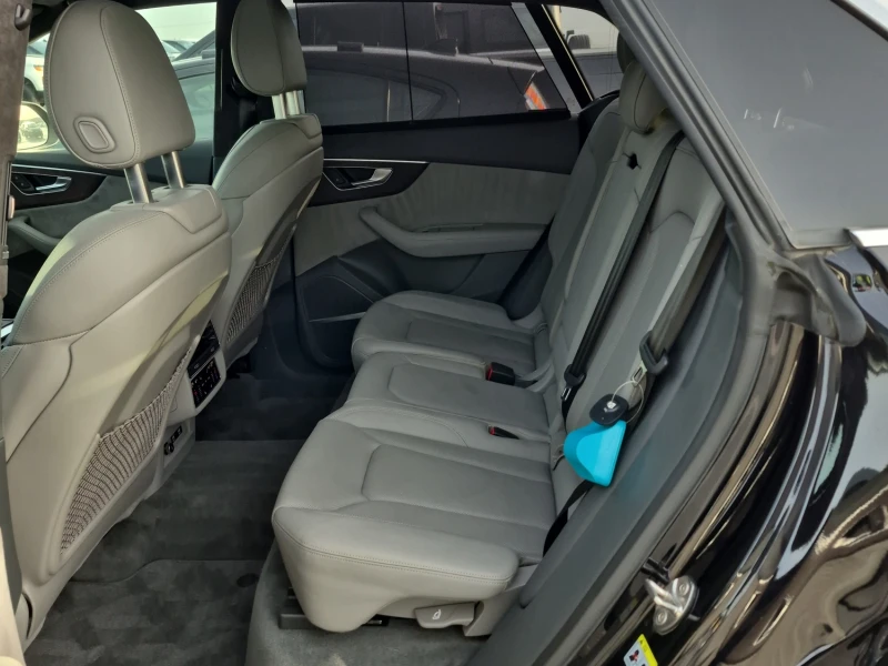 Audi Q8 * TECHNIK* CARFAX * БЕЗ ПЪРВОНАЧАЛНА ВНОСКА, снимка 9 - Автомобили и джипове - 52725391