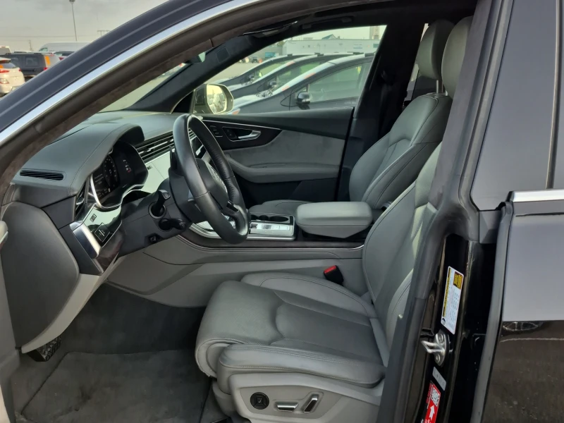Audi Q8 * TECHNIK* CARFAX * БЕЗ ПЪРВОНАЧАЛНА ВНОСКА, снимка 5 - Автомобили и джипове - 52725391