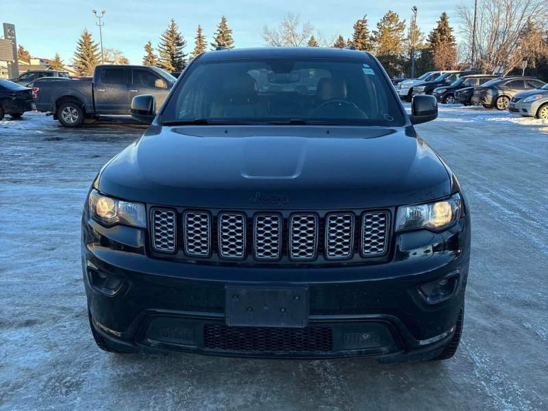 Jeep Grand cherokee 2018 Altitude IV * CARFAX * БЕЗ ПЪРВОНАЧАЛНА ВНОСК, снимка 2 - Автомобили и джипове - 53176086