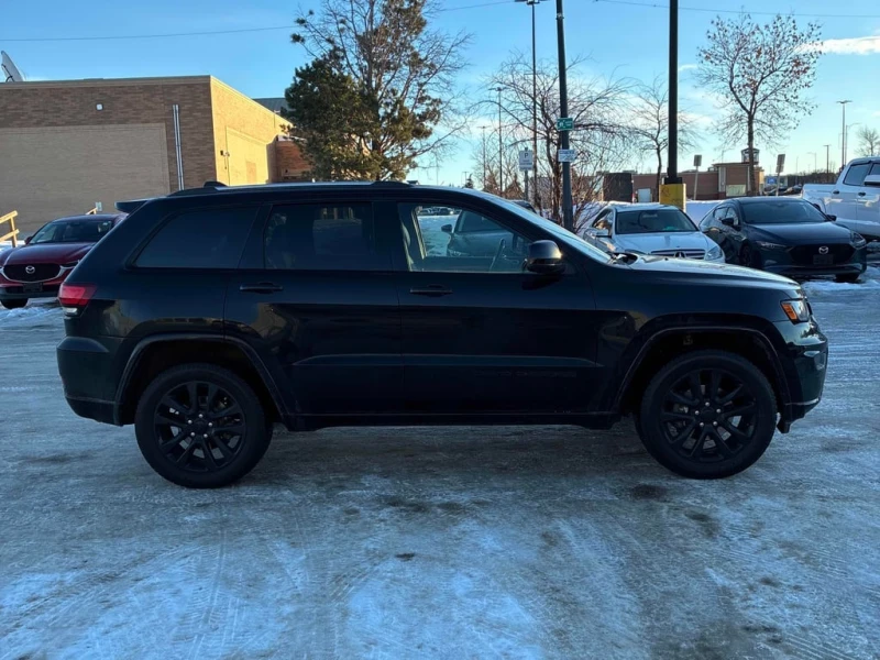 Jeep Grand cherokee 2018 Altitude IV * CARFAX * БЕЗ ПЪРВОНАЧАЛНА ВНОСК, снимка 4 - Автомобили и джипове - 53176086
