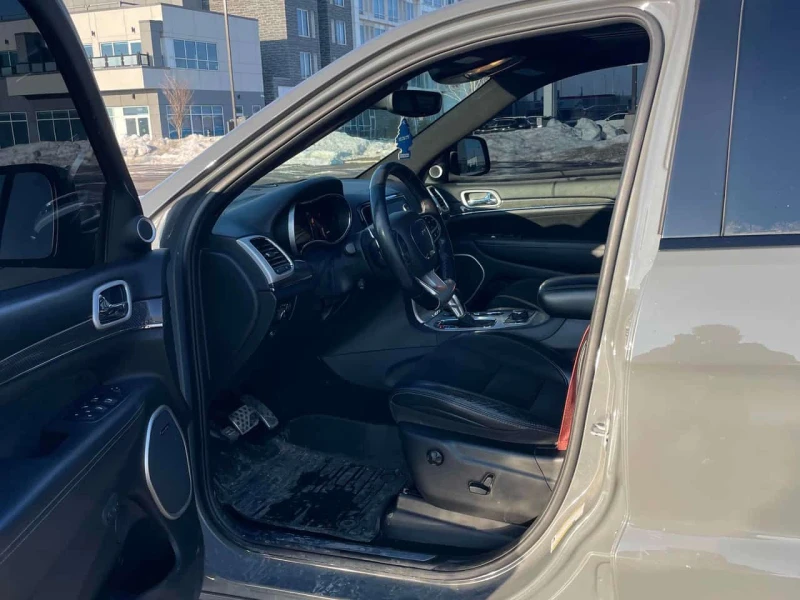 Jeep Grand cherokee * SRT * ПОДГРЕВ* DISSTRONIC* 2 КЛЮЧА* , снимка 5 - Автомобили и джипове - 53557180