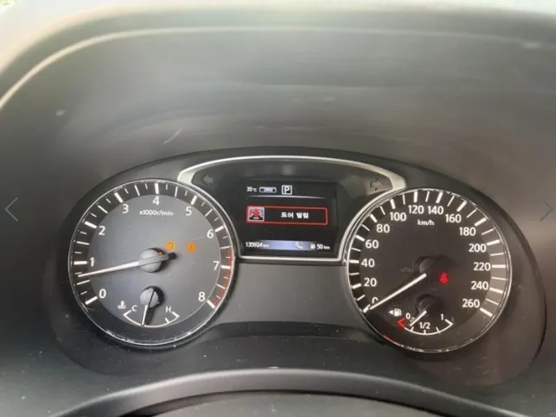 Nissan Pathfinder 3.5 4WD, снимка 3 - Автомобили и джипове - 55740402
