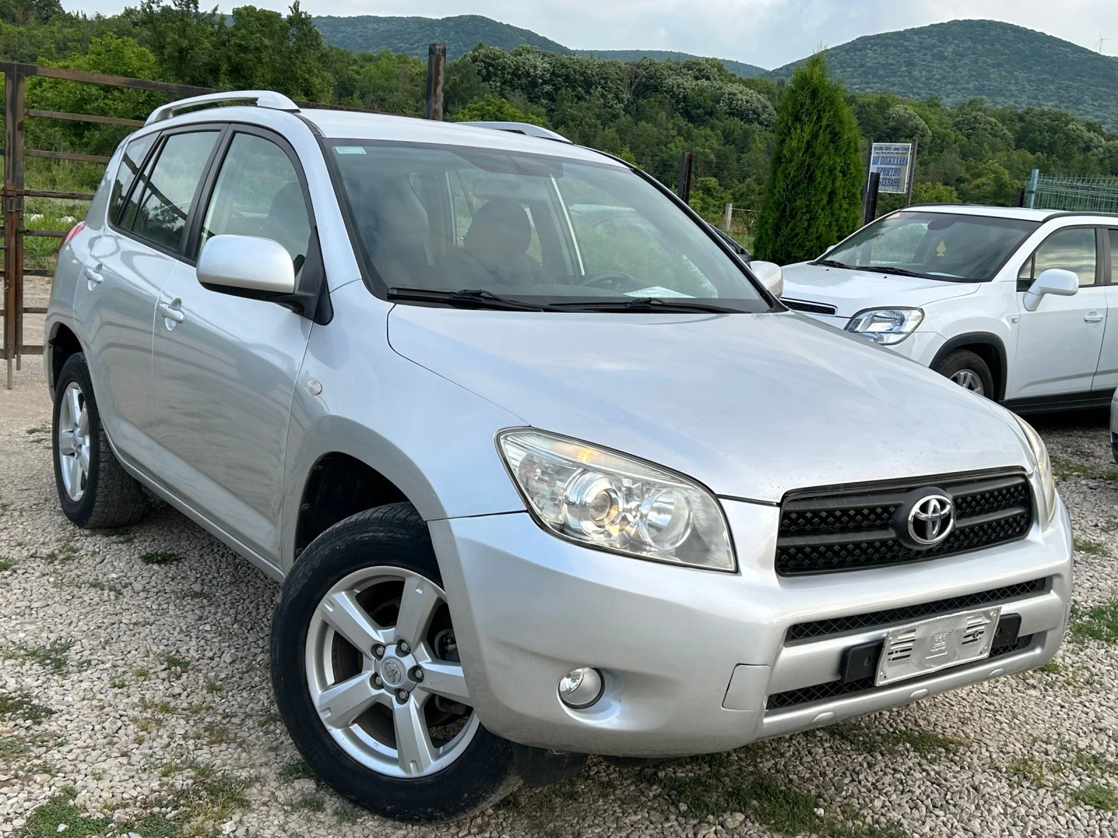 Toyota Rav4 2.2D 136к.с навигация 6ск  - изображение 3