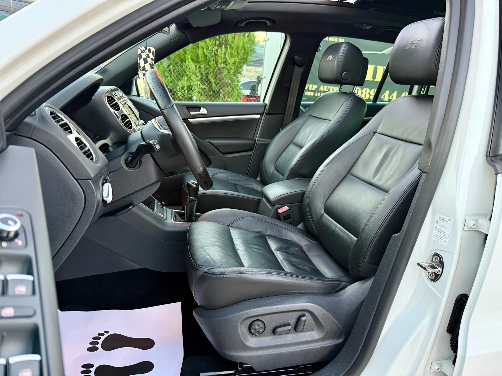 VW Tiguan 2.0 TDI R-LINE EXCLUSIVE BLUEMOTION - изображение 9