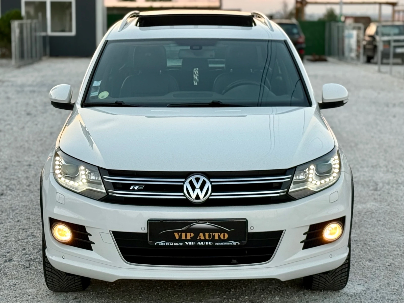 VW Tiguan 2.0 TDI R-LINE EXCLUSIVE BLUEMOTION - изображение 3