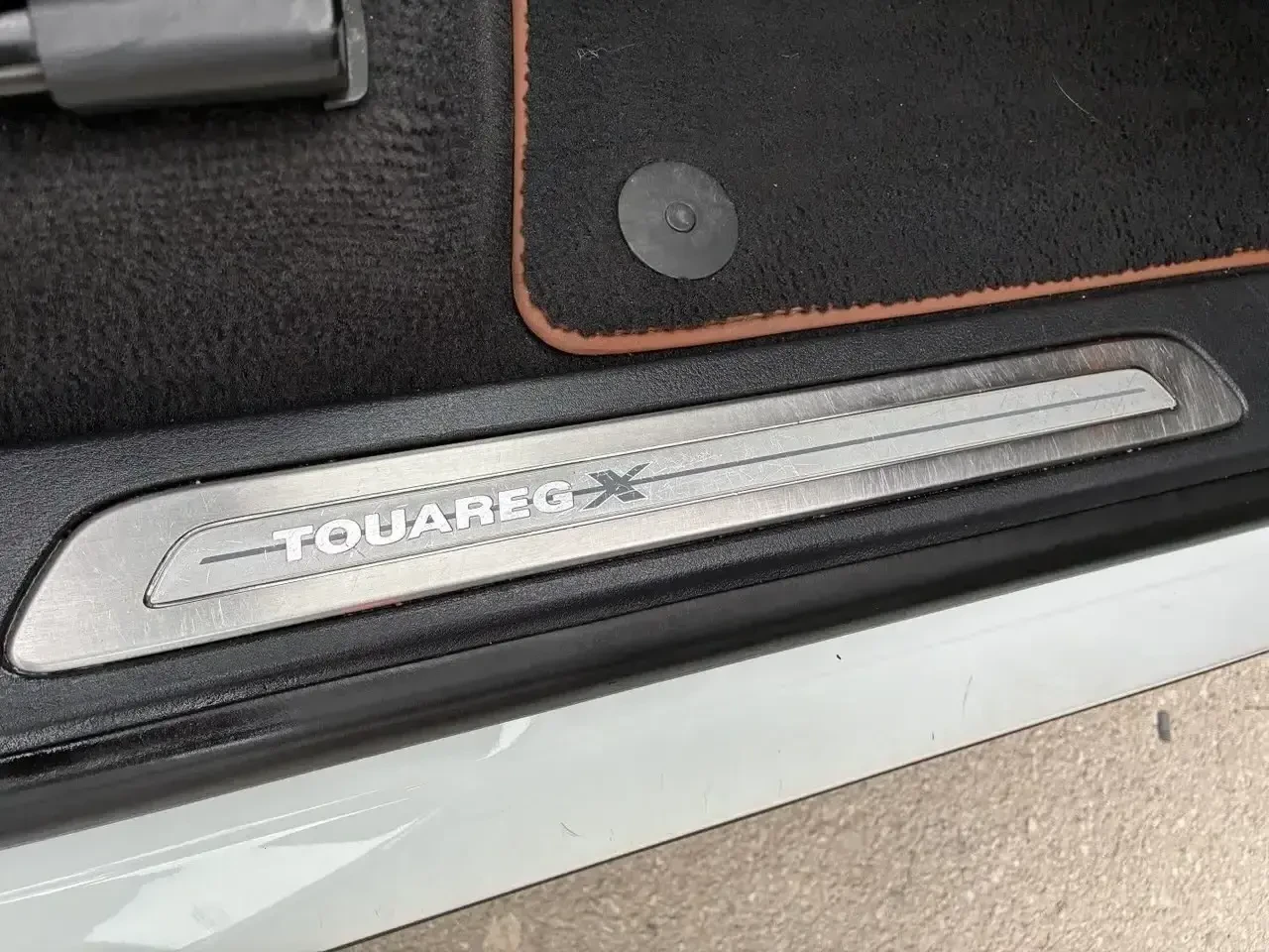 VW Touareg, снимка 14 - Автомобили и джипове - 54207840