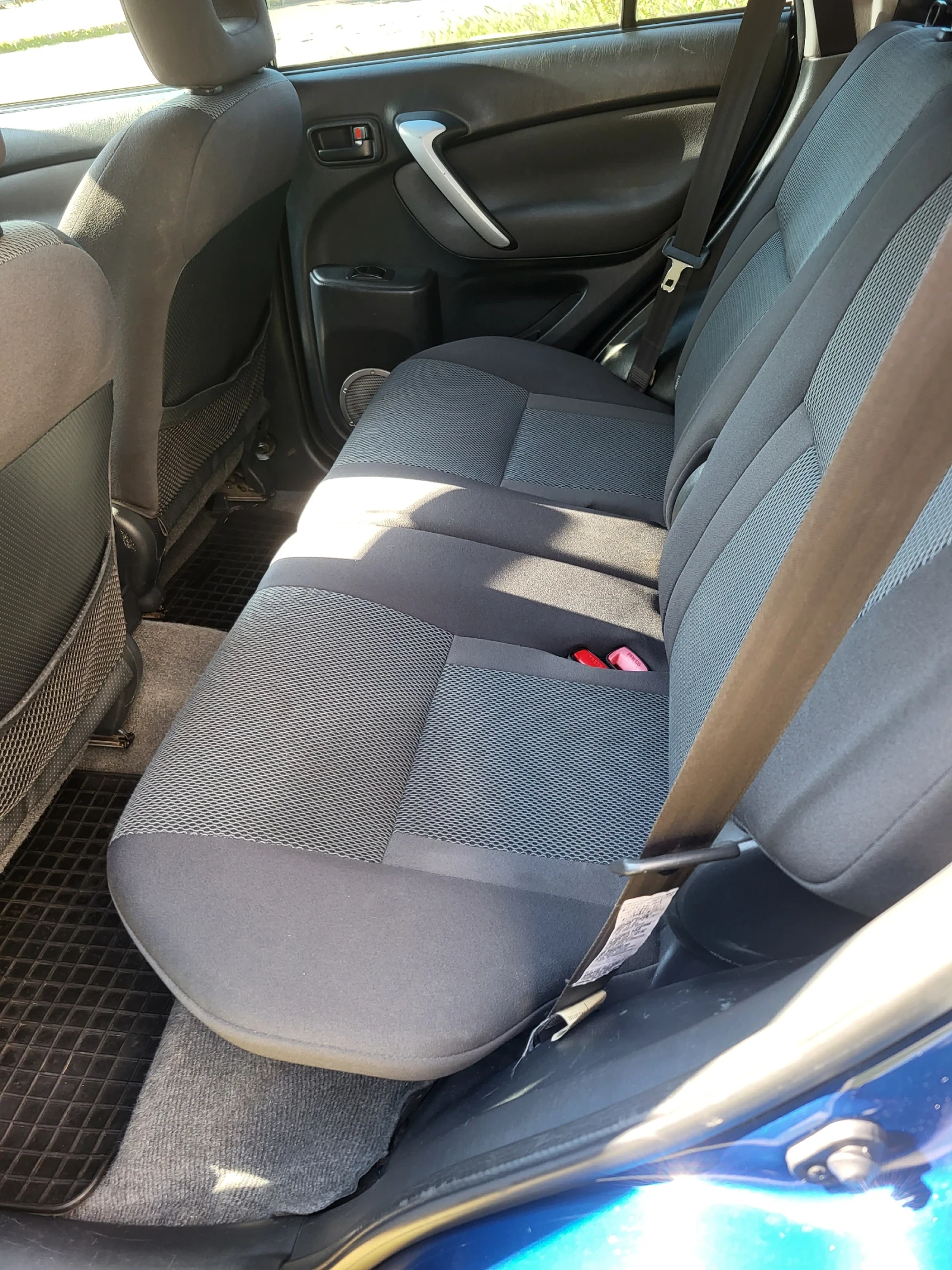 Toyota Rav4 D4D, снимка 7 - Автомобили и джипове - 54628601