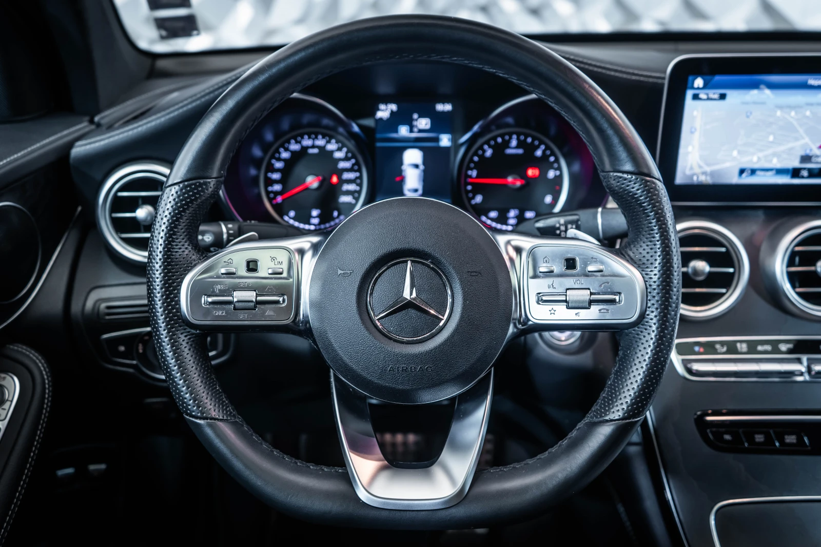 Mercedes-Benz GLC 300  4M Coupe AMG/Navi/LED/SHD/AHK/Easy/19', снимка 11 - Автомобили и джипове - 54753196