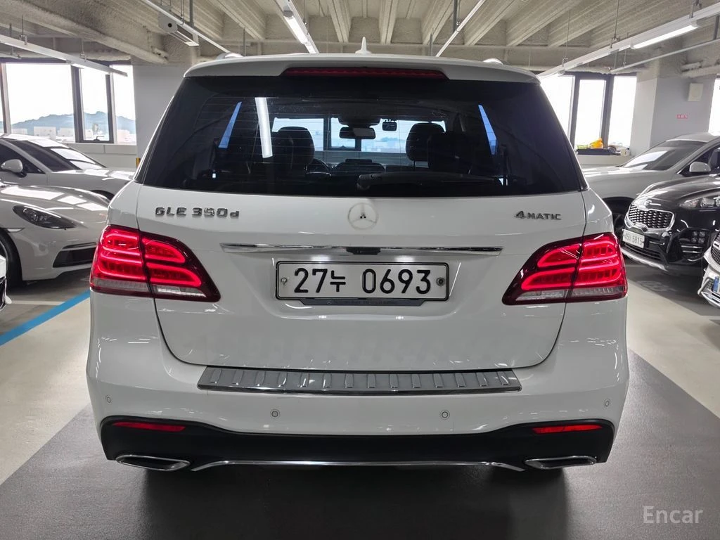 Mercedes-Benz GLE 350 d 4MATIC* AMG PACK* ПОДГРЕВ* ОБДУХВАНЕ* PANORAMA* , снимка 3 - Автомобили и джипове - 54967980