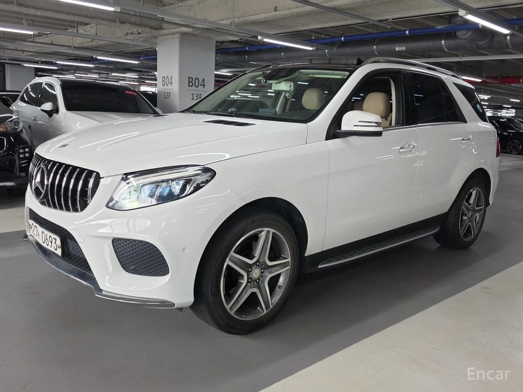 Mercedes-Benz GLE 350 d 4MATIC* AMG PACK* ПОДГРЕВ* ОБДУХВАНЕ* PANORAMA* , снимка 5 - Автомобили и джипове - 54967980