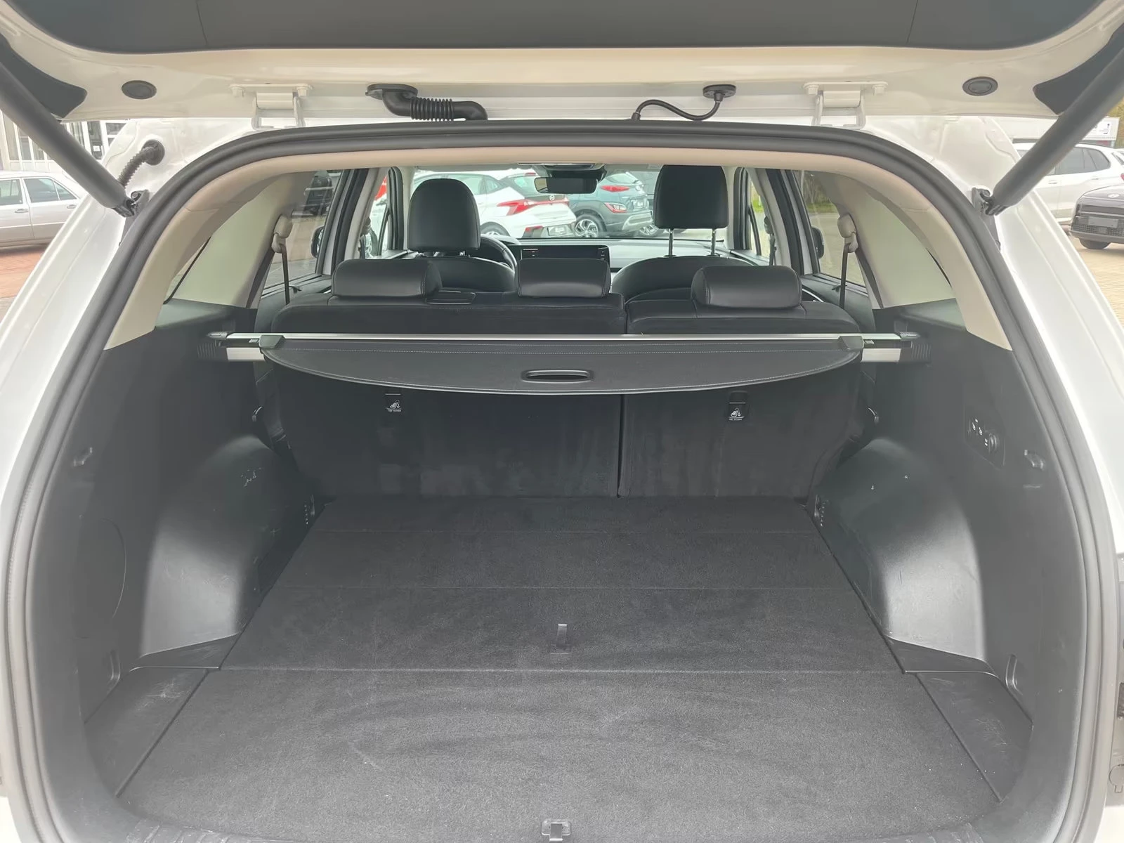Kia Sorento 2.2CRDi/193HP/SPIRIT/4WD/CAM/NAVI/BOSE/LED/598q, снимка 10 - Автомобили и джипове - 55666539
