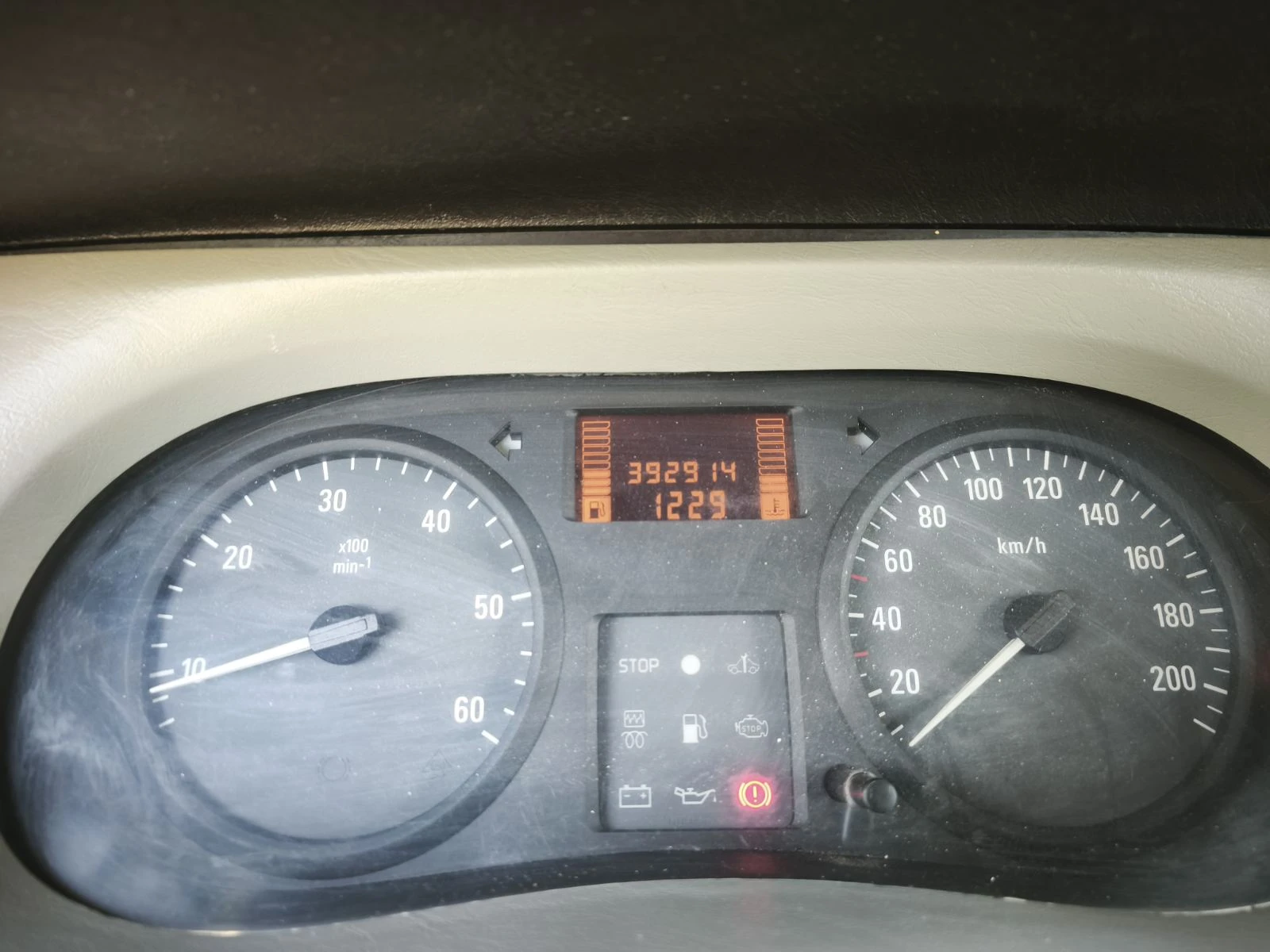 Opel Vivaro 1.9, снимка 7 - Бусове и автобуси - 55966488