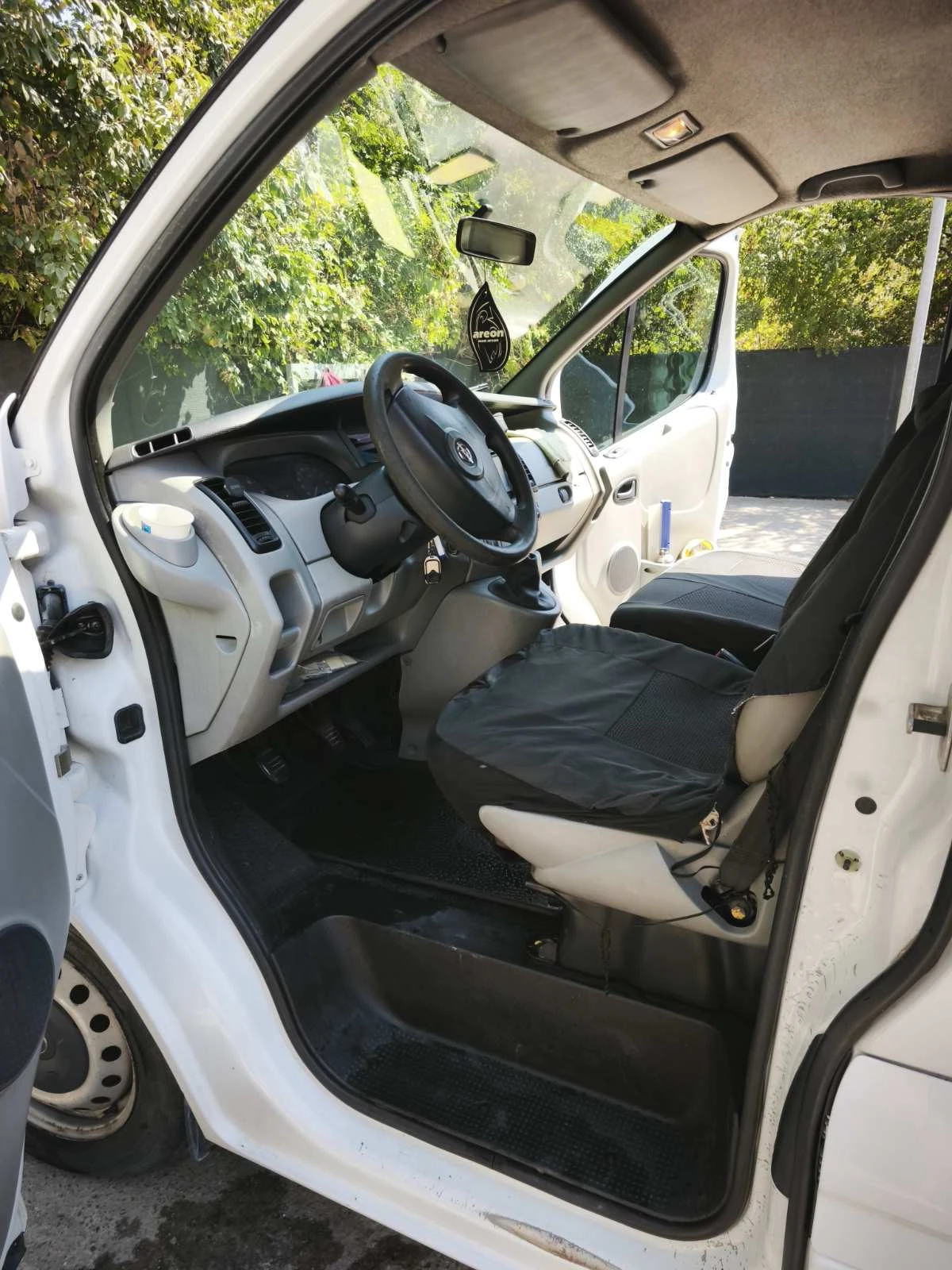 Opel Vivaro 1.9, снимка 15 - Бусове и автобуси - 55966488