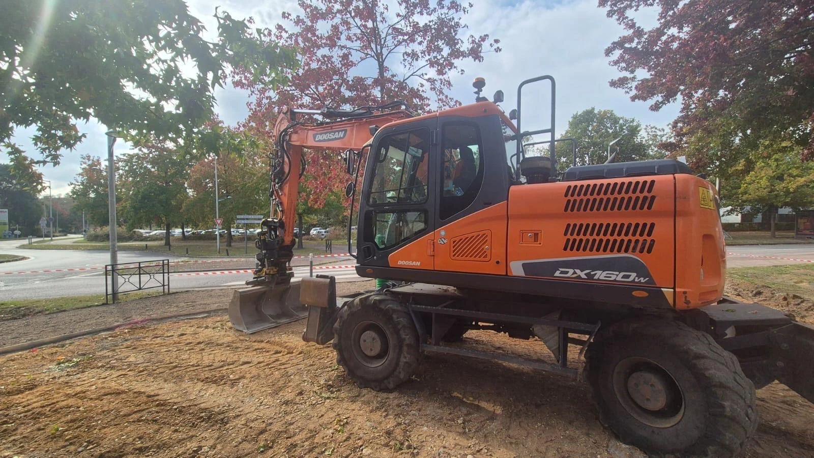 Багер DOOSAN DX 160 W С 4 КОФИ ЛИЗИНГ, снимка 1