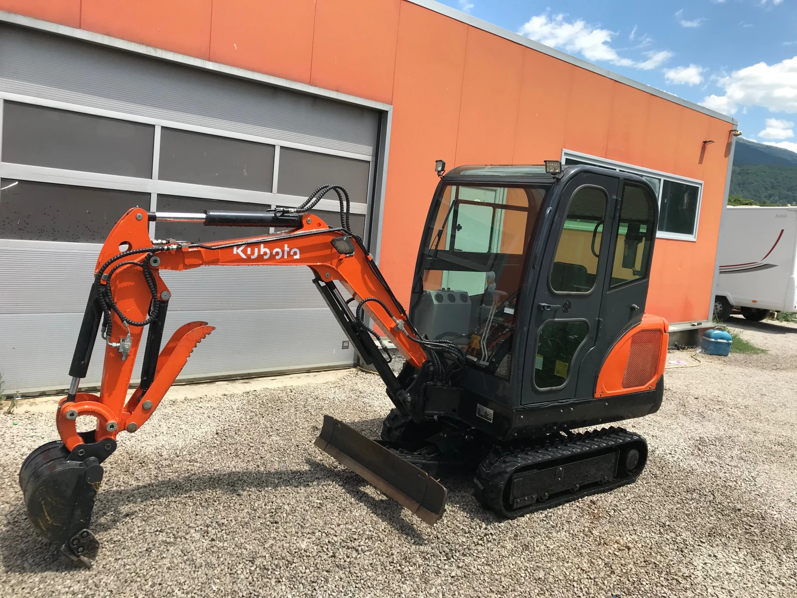 Багер Kubota 2 тона, КЛИМА, снимка 4 - Индустриална техника - 54035834