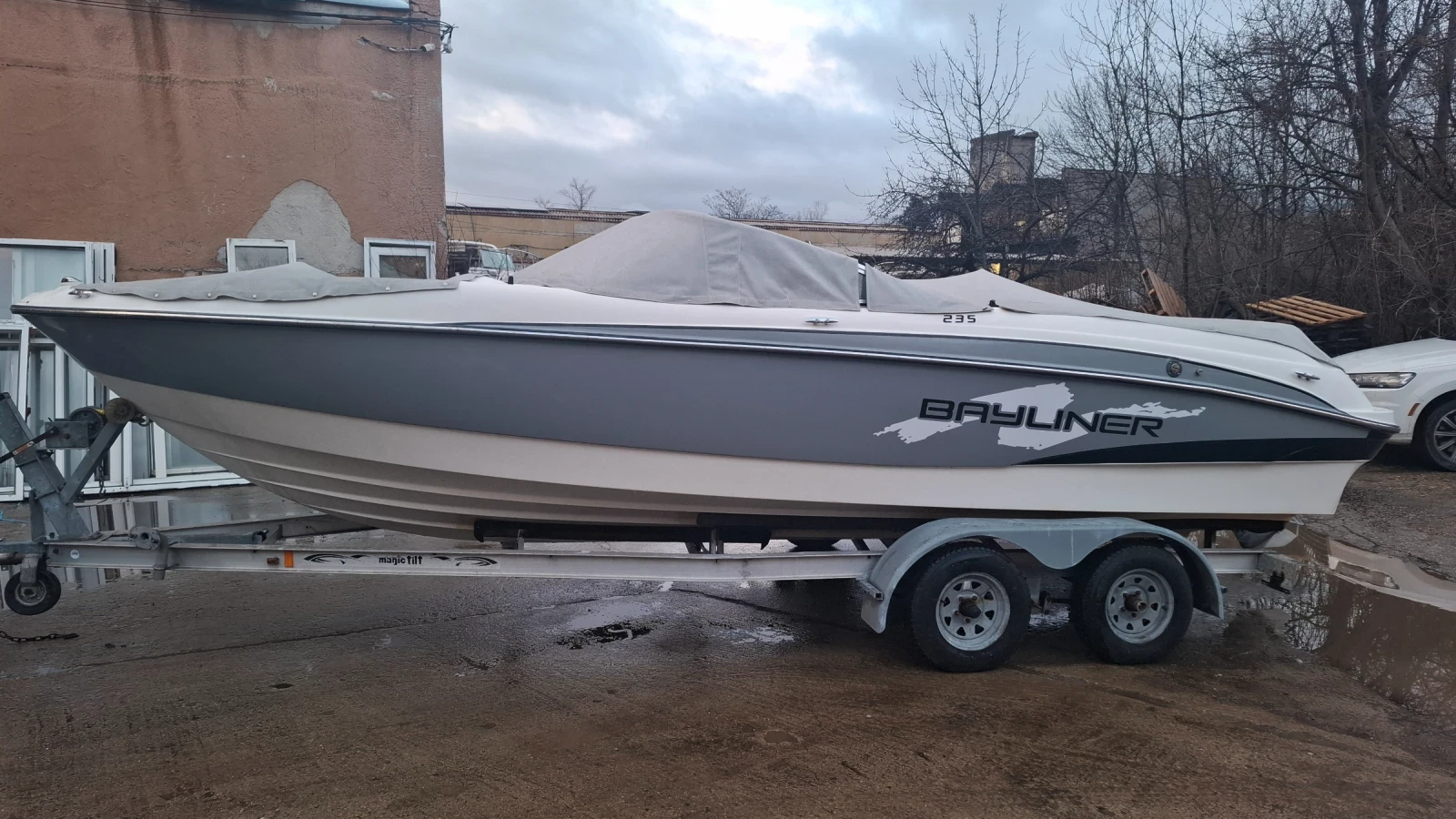 ������� ���� Bayliner 235 BR | Mobile.bg � ����������� 1