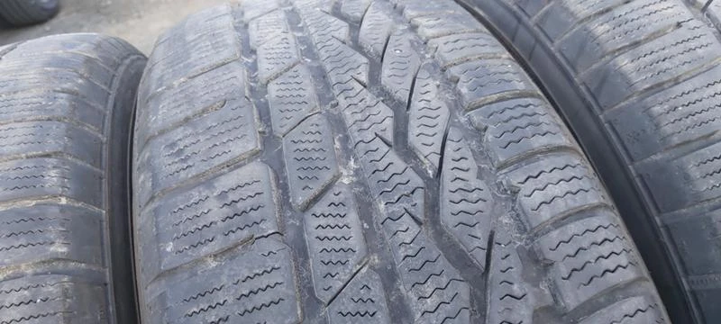 Гуми Зимни 225/60R17, снимка 5 - Гуми и джанти - 30921522