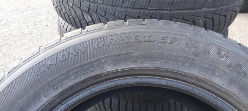 Гуми Зимни 225/60R17, снимка 7 - Гуми и джанти - 30921522