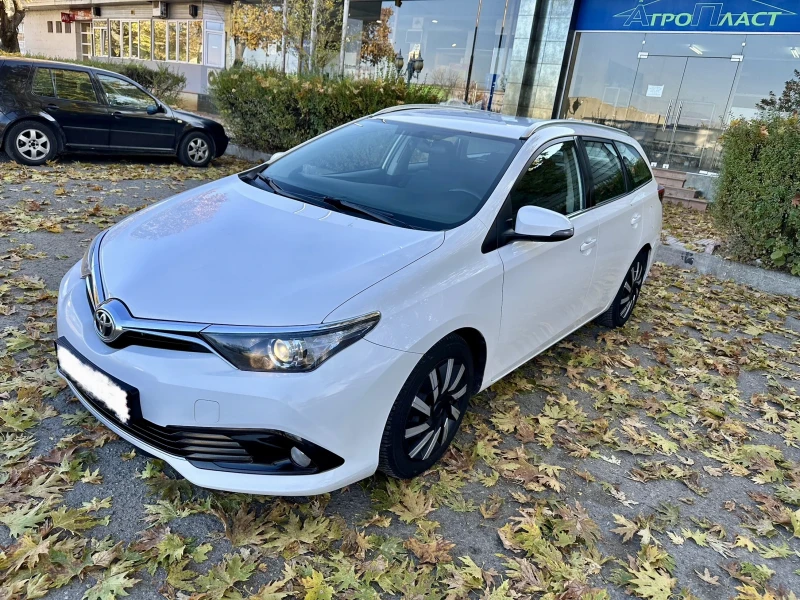 Toyota Auris 1.4 D4d / Перфектна / FACELIFT /, снимка 3 - Автомобили и джипове - 47469004