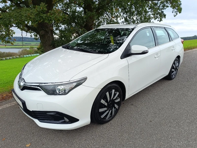 Toyota Auris 1.4 D4d / Перфектна /, снимка 4 - Автомобили и джипове - 47469004