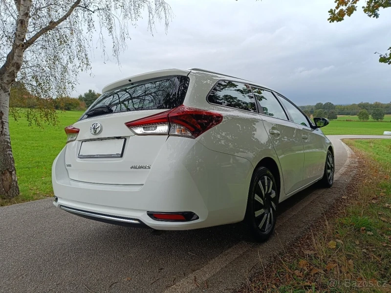 Toyota Auris 1.4 D4d / Перфектна /, снимка 9 - Автомобили и джипове - 47469004