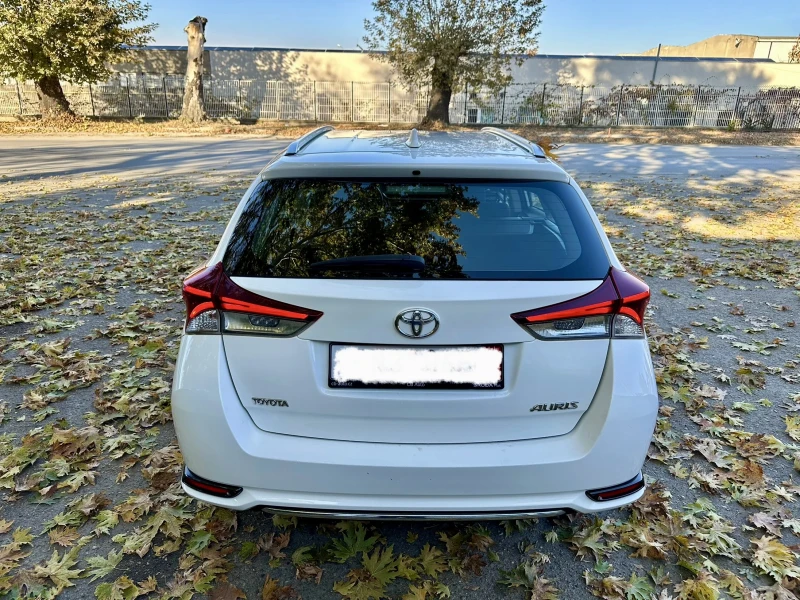 Toyota Auris 1.4 D4d / Перфектна / FACELIFT /, снимка 6 - Автомобили и джипове - 47469004