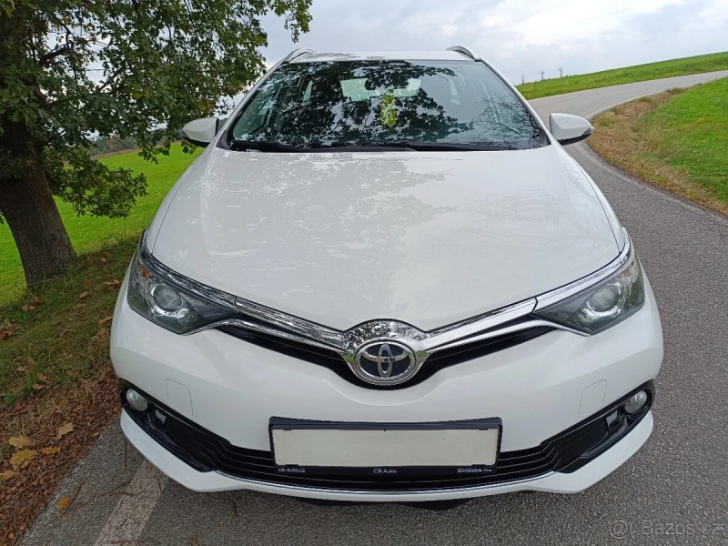 Toyota Auris 1.4 D4d / Перфектна /, снимка 1 - Автомобили и джипове - 47469004