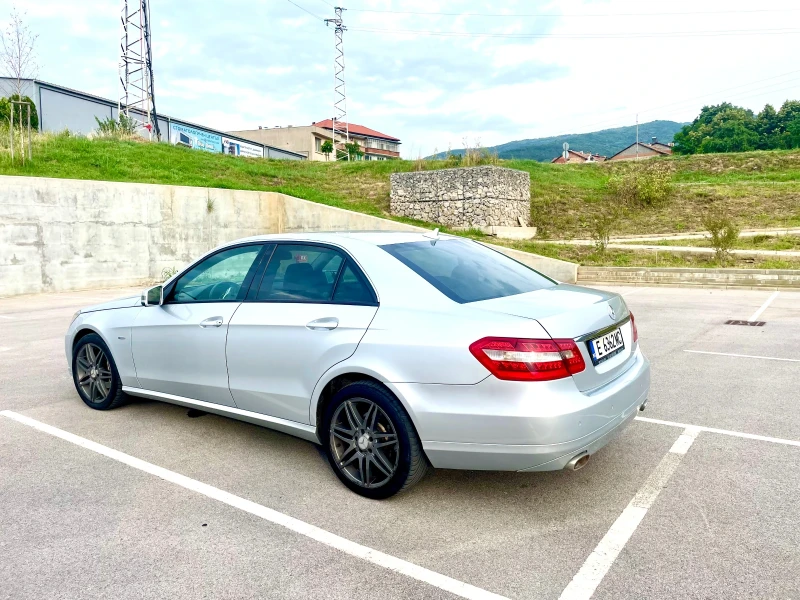 Mercedes-Benz E 220 BlueEfficiency, снимка 1 - Автомобили и джипове - 48266520