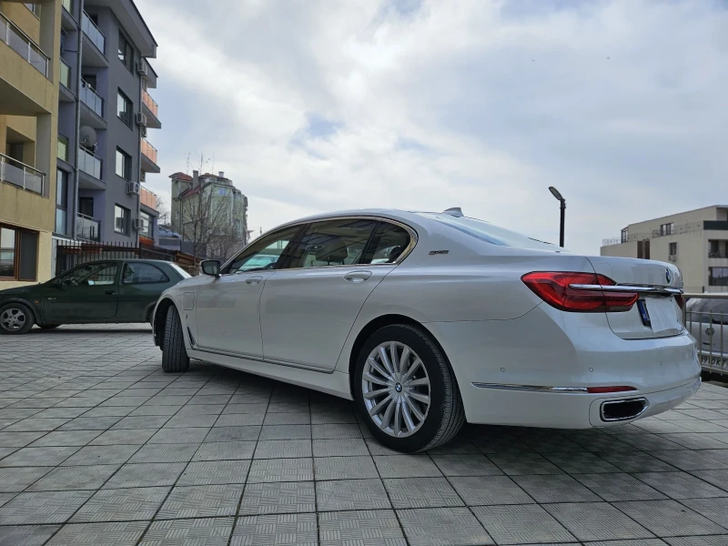 BMW 740 Plug in hybrid , снимка 10 - Автомобили и джипове - 49491037