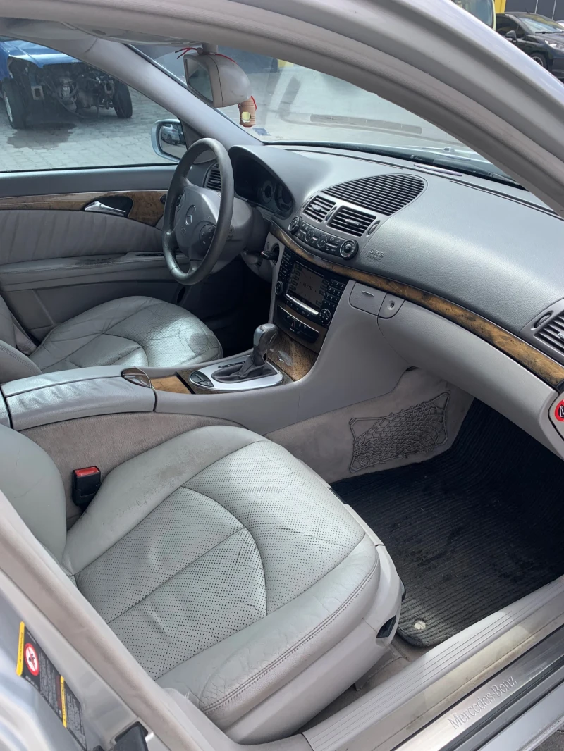 Mercedes-Benz E 270 E270 avantgarde, снимка 7 - Автомобили и джипове - 49596944