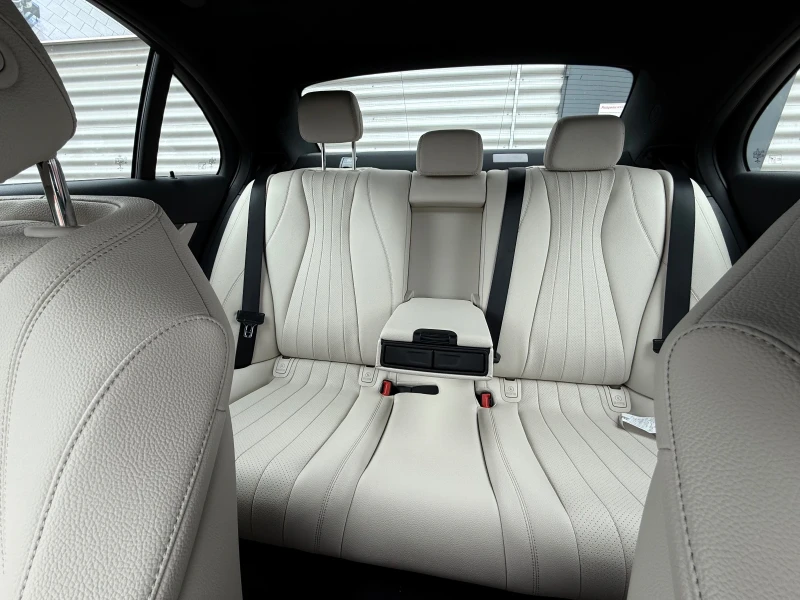 Mercedes-Benz E 350 9G-TRONIC 4matic Burmester, снимка 11 - Автомобили и джипове - 51894275