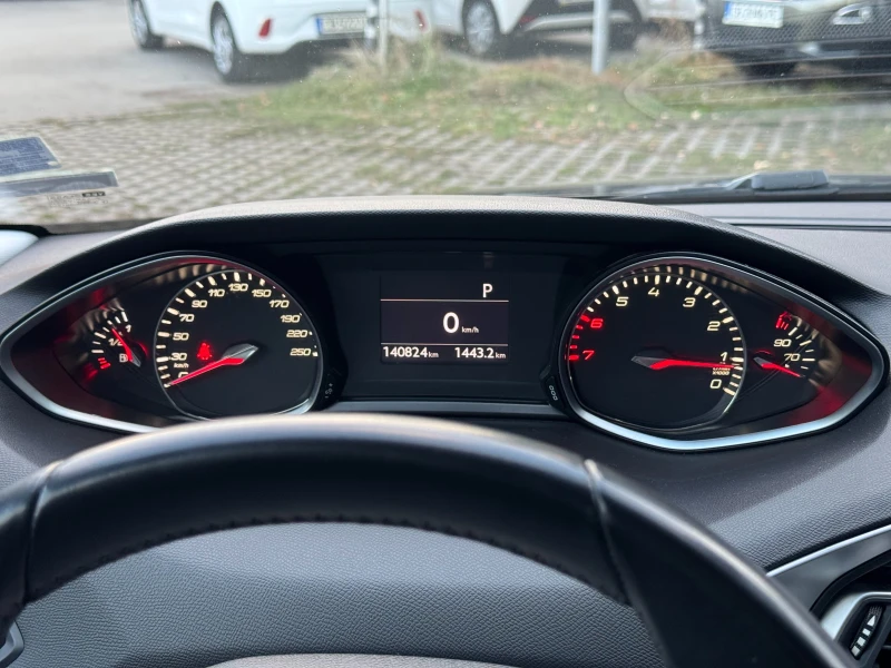 Peugeot 308 1.2 130 HP EAT8, снимка 10 - Автомобили и джипове - 52085469