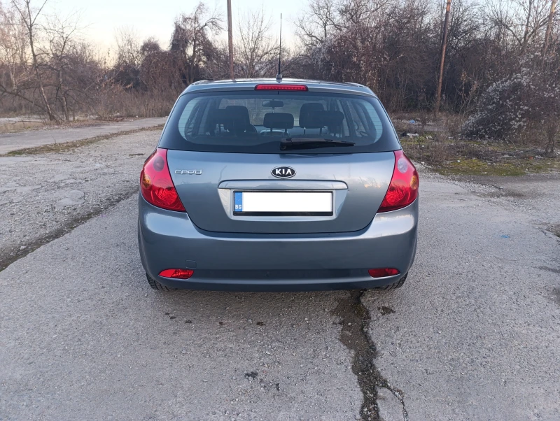 Kia Ceed 1.6i, снимка 5 - Автомобили и джипове - 52881658