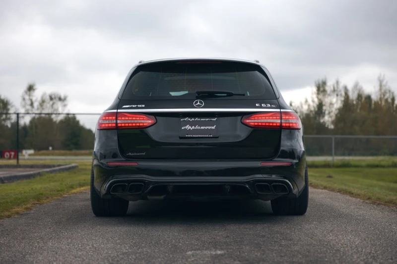 Mercedes-Benz E 63 AMG S * CARFAX * БЕЗ ПЪРВОНАЧАЛНА ВНОСКА, снимка 4 - Автомобили и джипове - 53114909