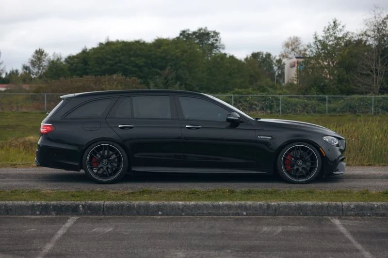 Mercedes-Benz E 63 AMG S * CARFAX * БЕЗ ПЪРВОНАЧАЛНА ВНОСКА, снимка 3 - Автомобили и джипове - 53114909