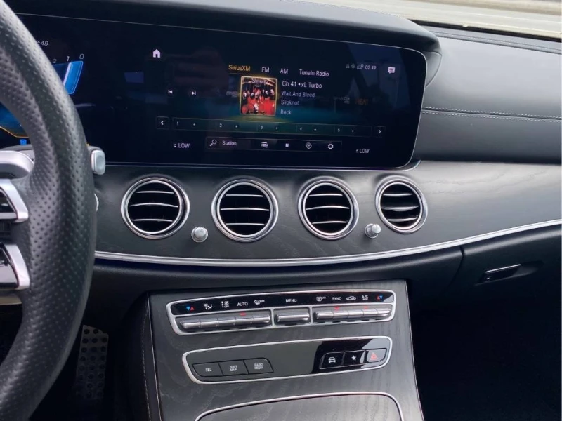 Mercedes-Benz E 63 AMG S * CARFAX * БЕЗ ПЪРВОНАЧАЛНА ВНОСКА, снимка 16 - Автомобили и джипове - 53114909