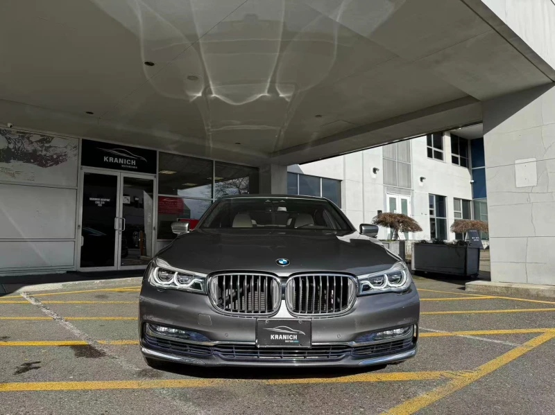 BMW 750 xDrive 750Li С РЕГИСТРАЦИЯ & АВТО КРЕДИТ, снимка 2 - Автомобили и джипове - 53527686