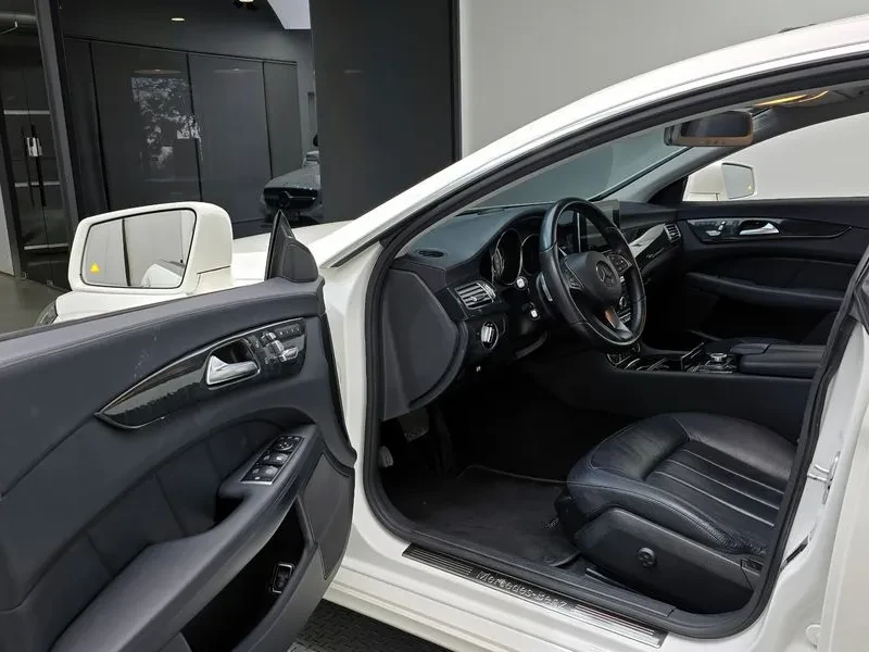 Mercedes-Benz CLS 250  D 4MATIC, снимка 11 - Автомобили и джипове - 55309653