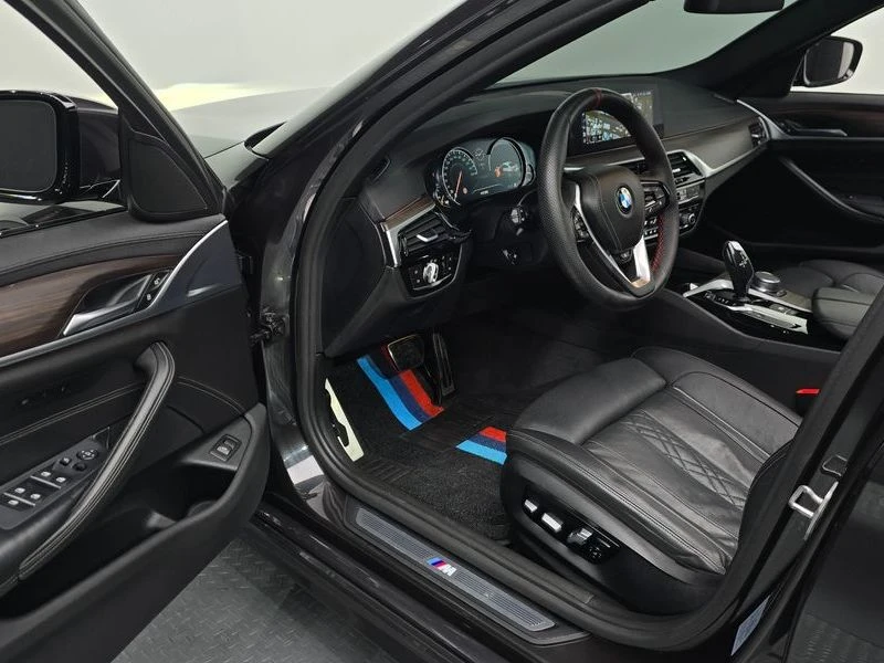 BMW 520 520d M Sport Package Plus| 190к.с.| ВКЛ.ТЕХНОТЕСТ, снимка 11 - Автомобили и джипове - 55441241