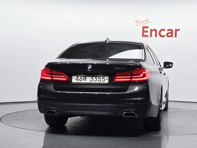 BMW 520 520d M Sport Package Plus| 190к.с.| ВКЛ.ТЕХНОТЕСТ, снимка 4 - Автомобили и джипове - 55441241