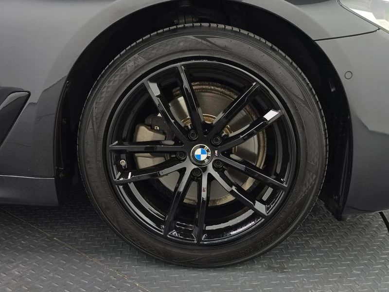 BMW 520 520d M Sport Package Plus| 190к.с.| ВКЛ.ТЕХНОТЕСТ, снимка 5 - Автомобили и джипове - 55441241