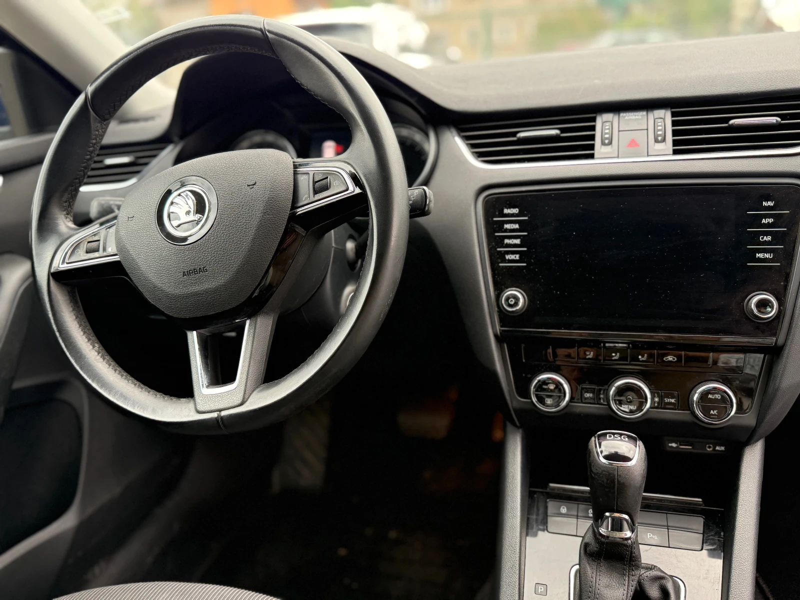 Skoda Octavia 2.0TDI DSG150kc - изображение 6