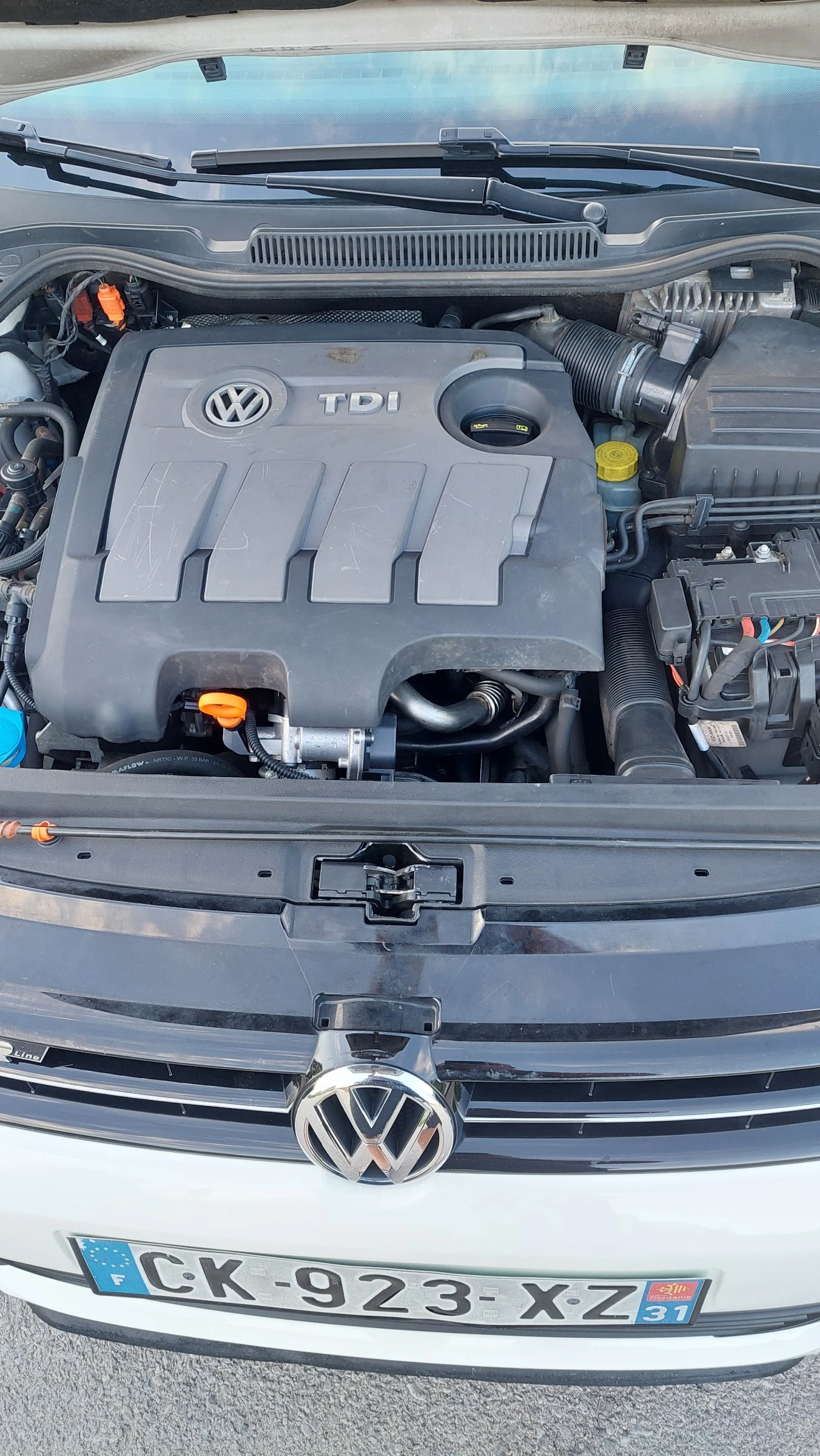 VW Polo 1.6 tdi R Line, снимка 15 - Автомобили и джипове - 55606678
