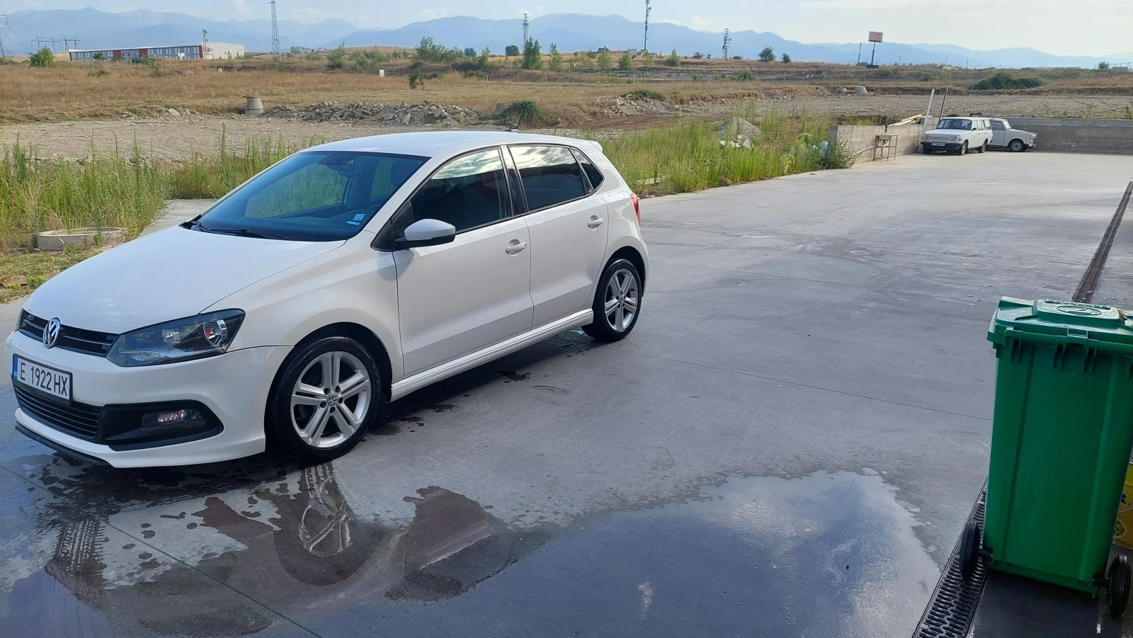 VW Polo 1.6 tdi R Line, снимка 3 - Автомобили и джипове - 55606678